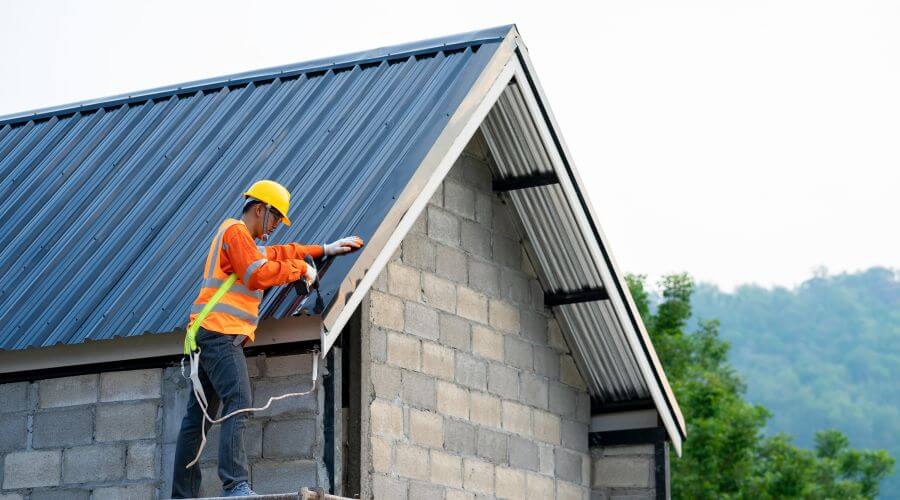 Expert Emergency Roof Repairs services in South Wayne, WI